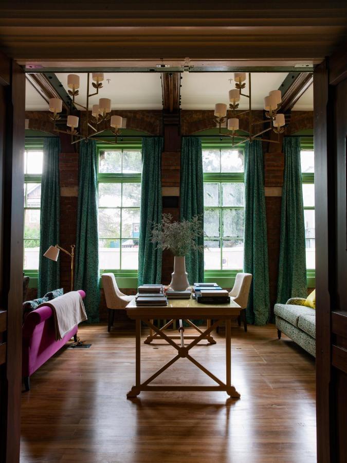 The Observatory Hotel Крайстчёрч Экстерьер фото The interior of the home