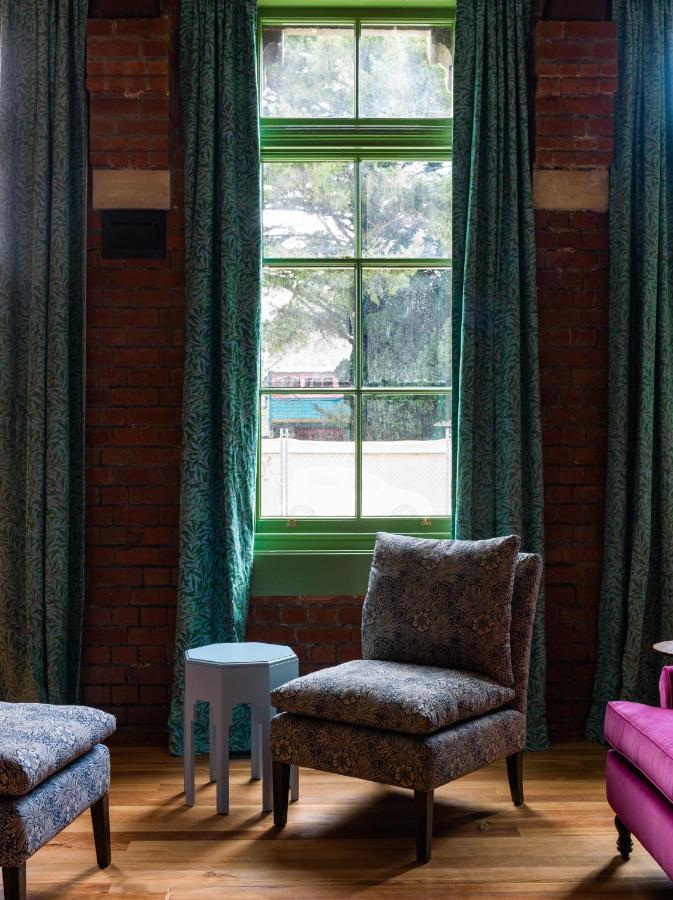 The Observatory Hotel Крайстчёрч Экстерьер фото Window in the living room