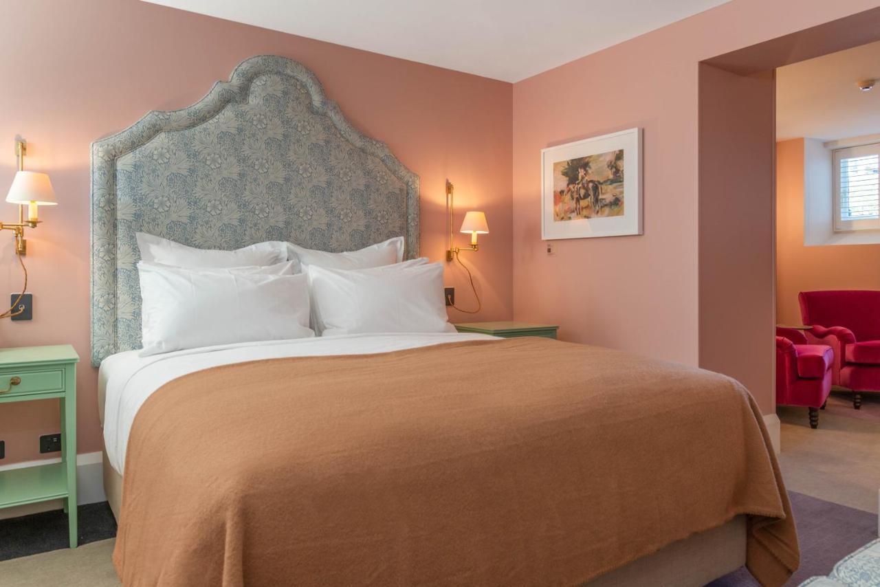 The Observatory Hotel Крайстчёрч Экстерьер фото A bedroom at the hotel