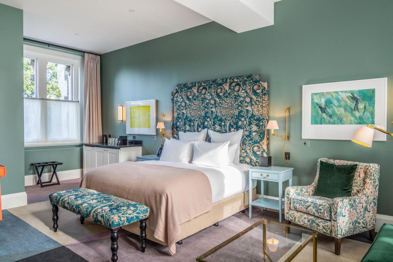The Observatory Hotel Крайстчёрч Экстерьер фото A bedroom at the hotel