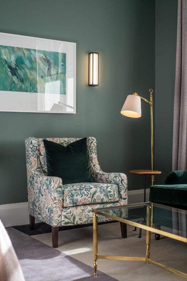 The Observatory Hotel Крайстчёрч Экстерьер фото A floor lamp