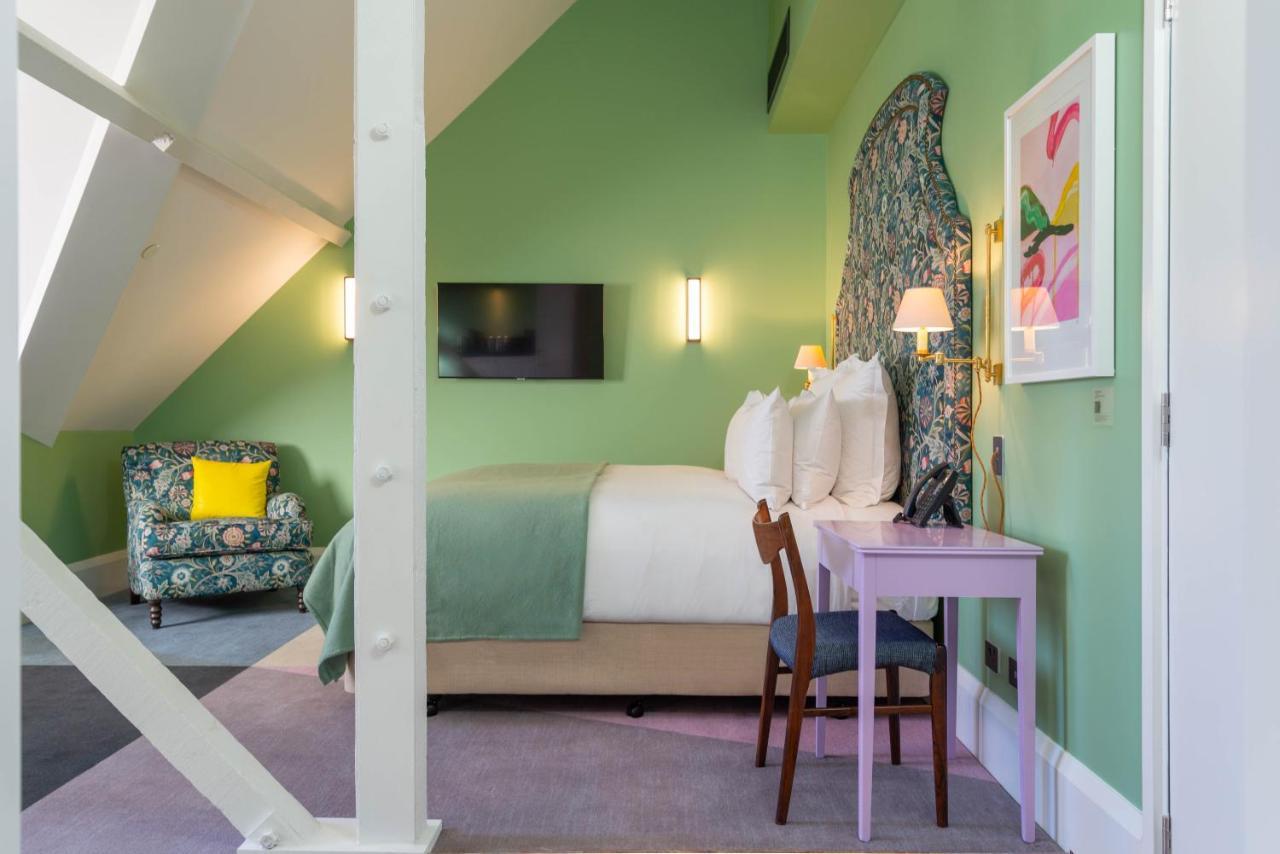 The Observatory Hotel Крайстчёрч Экстерьер фото A room at the Hotel