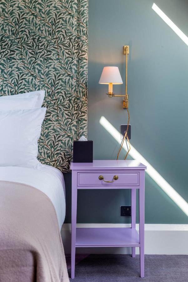 The Observatory Hotel Крайстчёрч Экстерьер фото A guest room at the Hotel Effie