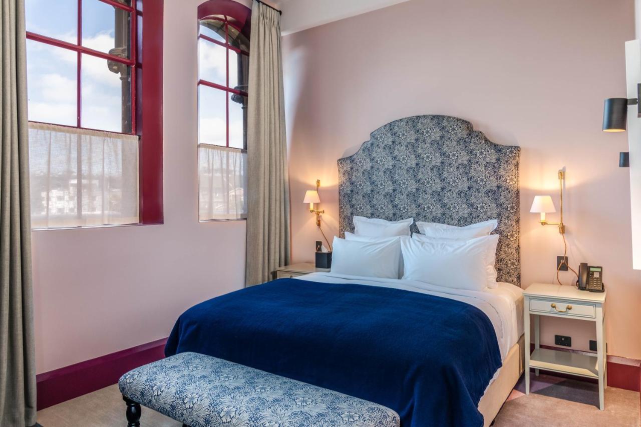 The Observatory Hotel Крайстчёрч Экстерьер фото A bedroom at the hotel